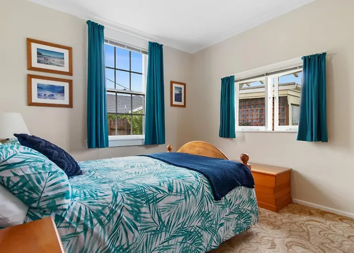 Whare Nui On Rennie - Thames Holiday Home