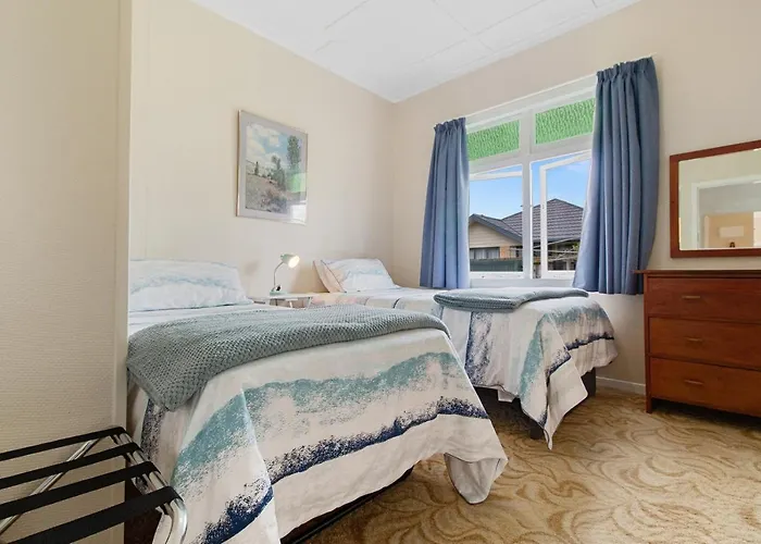 Whare Nui On Rennie - Thames Holiday Home