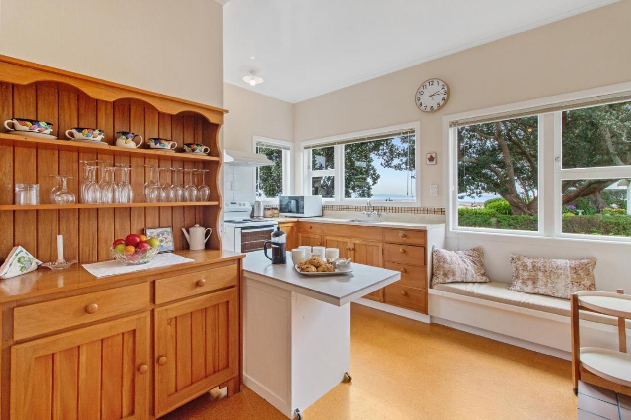 Whare Nui On Rennie - Holiday home