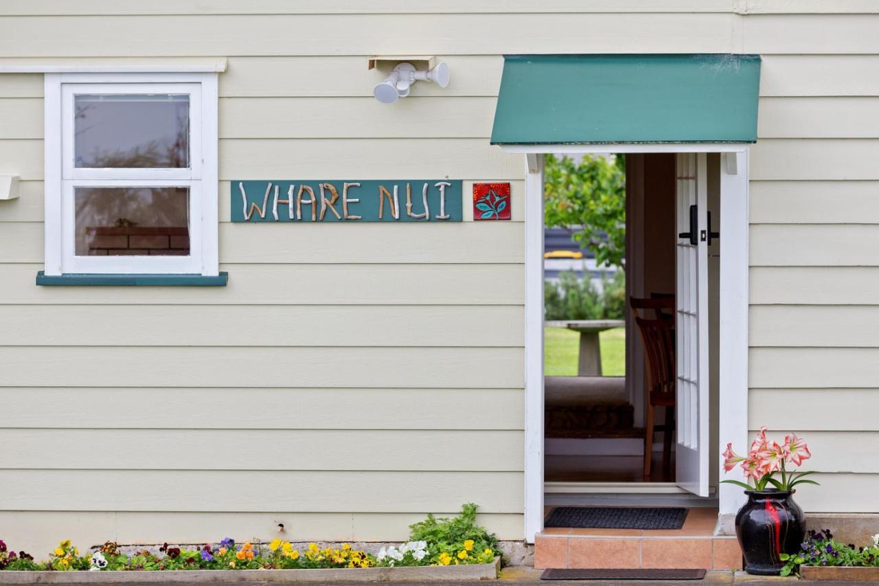 Holiday home Whare Nui On Rennie - *